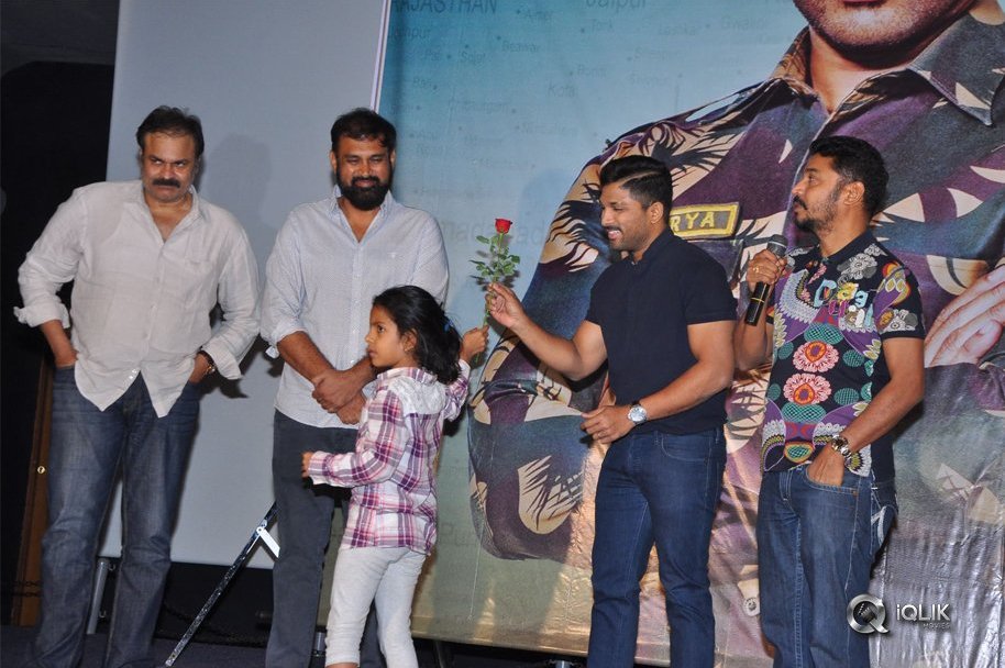 Army-People-Watching-Naa-Peru-Surya-Naa-illu-India-Movie-Photos